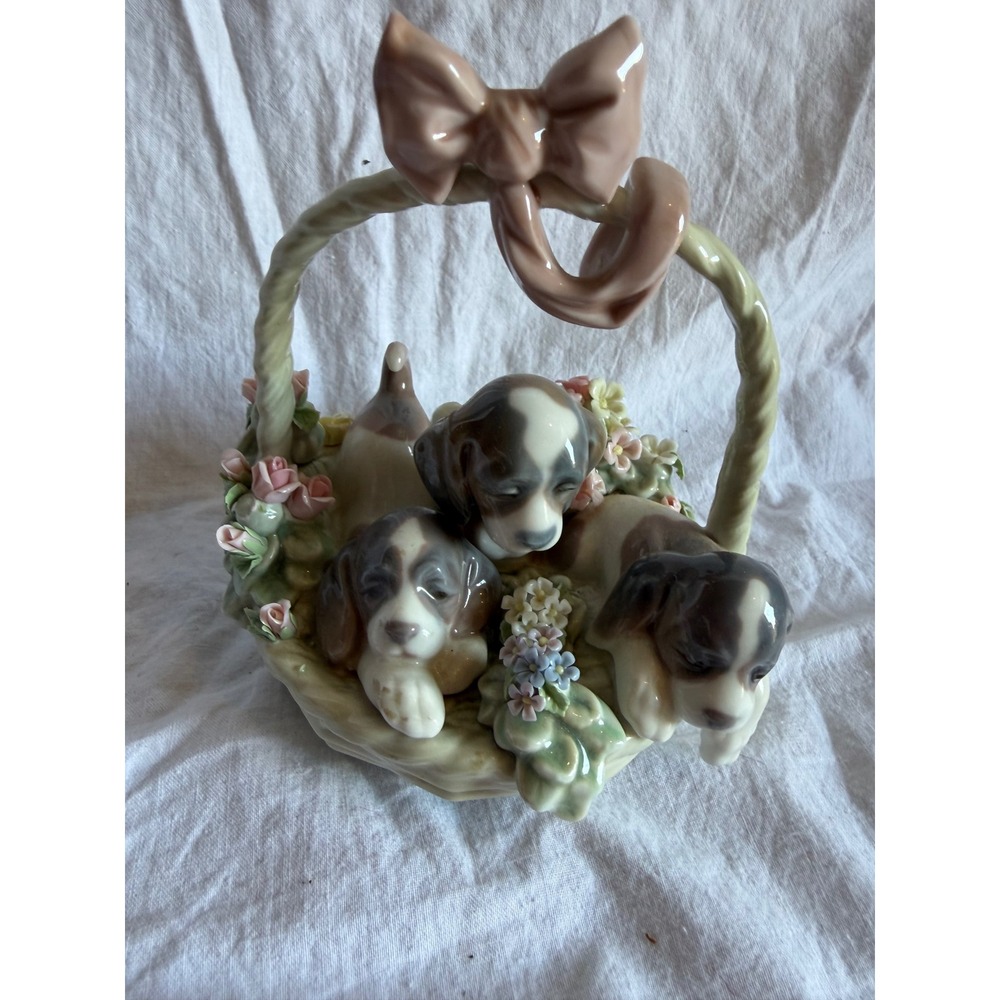 Vintage‎ Lladro Porcelain Puppies in Basket Figurine Pink Bow Glossy Dog Decor